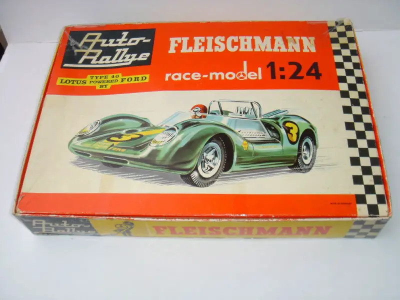 Lotus Ford 40 1:24 Slotcar im Originalkarton