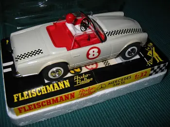 Fleischmann Mercedes 250SL grau