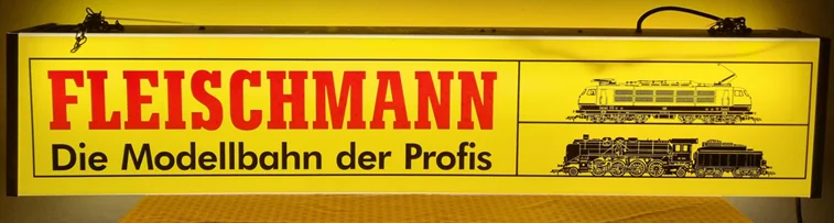 Fleischmann-Leuchtkasten Die Modellbahn der Profis, eingeschaltet