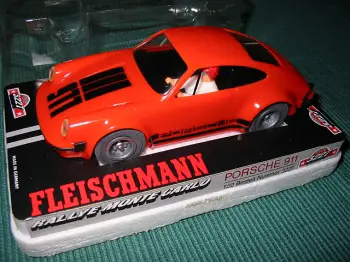 Fleischmann Porsche 911 turbo orange