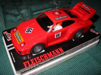 Fleischmann Porsche 935 Warsteiner schwarzes Lenkrad