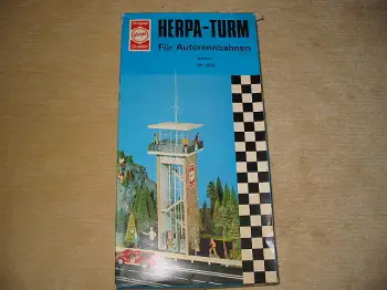 Herpa Vortribüne mit Fleischmann Slotcars