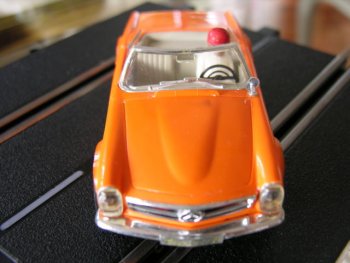 Mercedes-Benz 280 SL orange