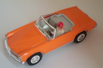 Mercedes-Benz 250 SL orange
