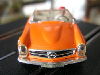Mercedes-Benz 280 SL orange