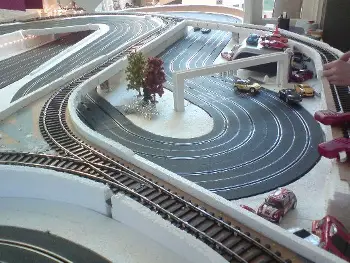 Fleischmann Autorennbahn mit Märklin Eisenbahn
