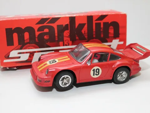 Märklin Sprint 1325 Porsche 935, rot